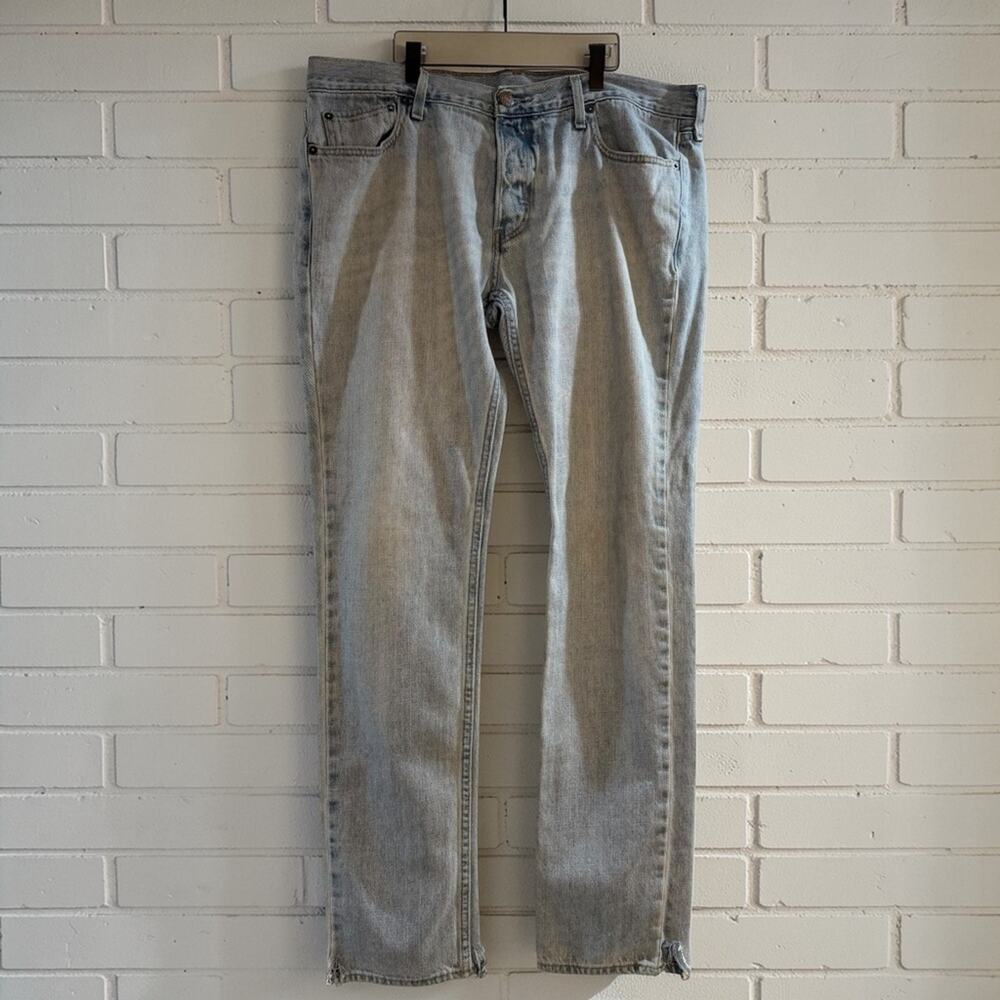 Hollister Straight Leg Jeans Light Wash Denim Men's W38 L34 Distressed Hem